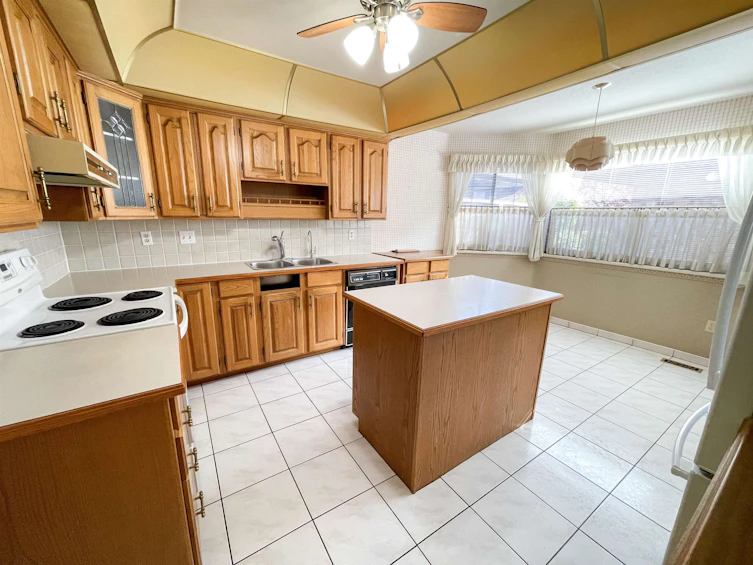 6-1725 Southmere Crescent, Surrey, BC, V4A 7A7 - 8