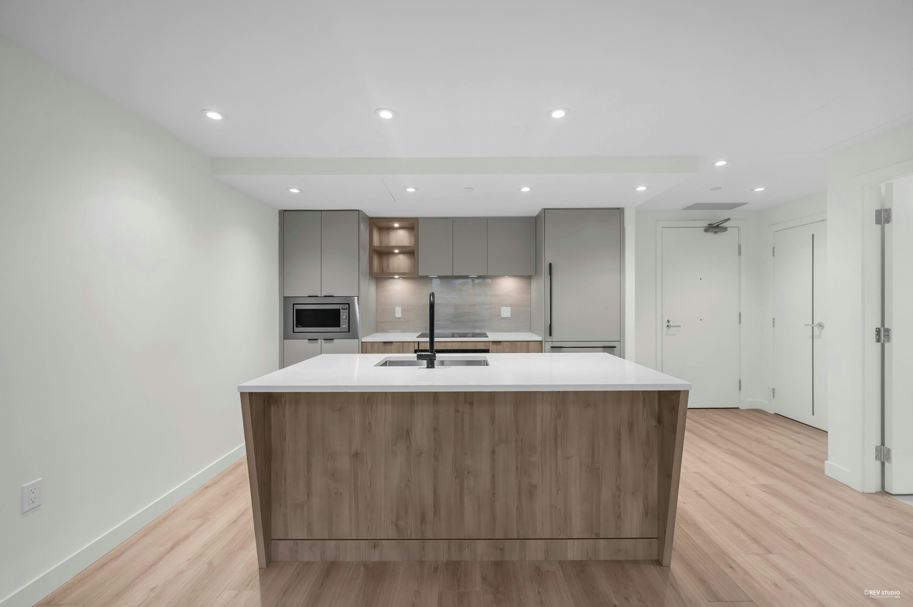 320-755 Harbourside Drive, North Vancouver, BC, V7P 0G1 - 3
