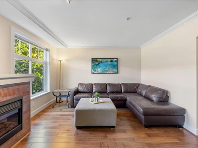 81-15833 26 Avenue - 5