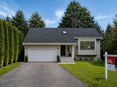 1510 Macdonald Place - 2
