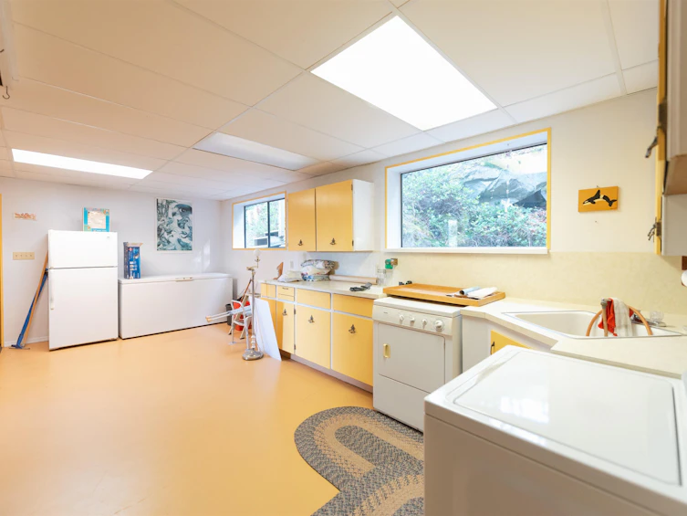 8846 Redrooffs Road, Halfmoon Bay, BC, V7Z 1B2 - 27