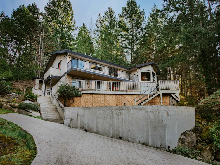 8846 Redrooffs Road, Halfmoon Bay, BC, V7Z 1B2 - 2