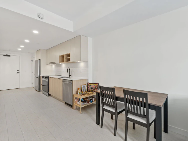 B102-10488 138a Street, Surrey, BC, V3T 0W4 - 6