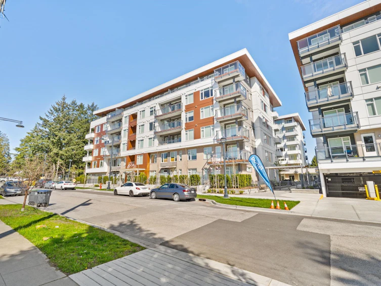 B102-10488 138a Street, Surrey, BC, V3T 0W4