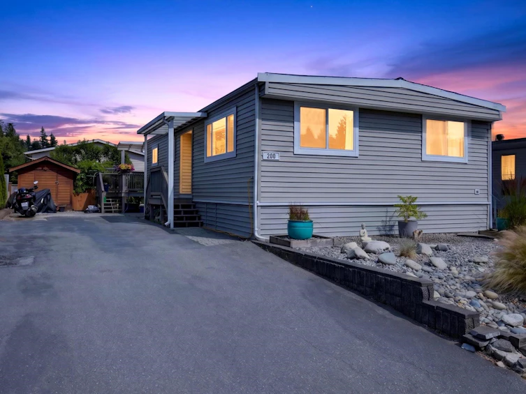200-27111 0 Avenue, Langley, BC, V4W 2T5