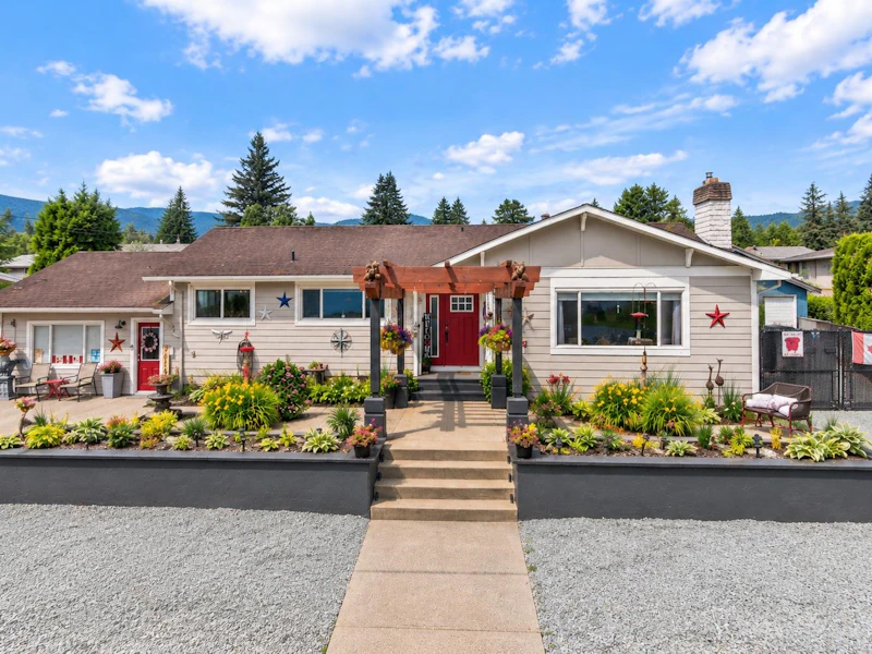 1549 Pinewood Avenue, Agassiz BC V0M 1A2