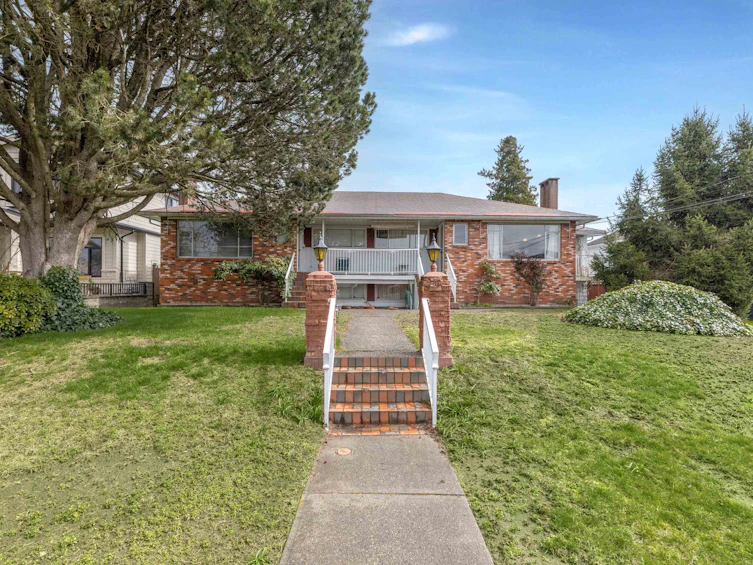 894 Invergarry Avenue, Burnaby, BC, V5B 4M8