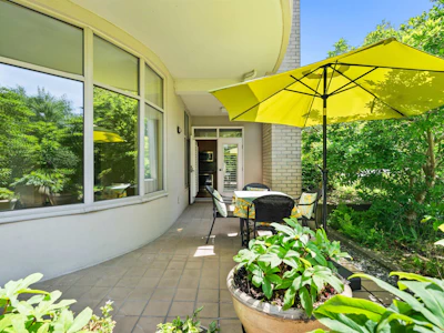 102-5850 Balsam Street - 2
