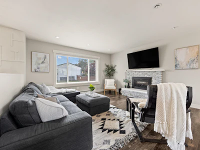 26451 30a Avenue - 5