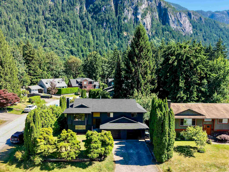 40011 Plateau Drive, Squamish BC V8B 0T6