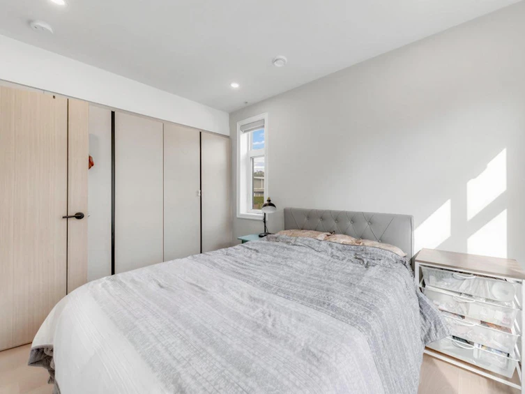 7709 Granville Street, Vancouver, BC, V6P 4Y9 - 5