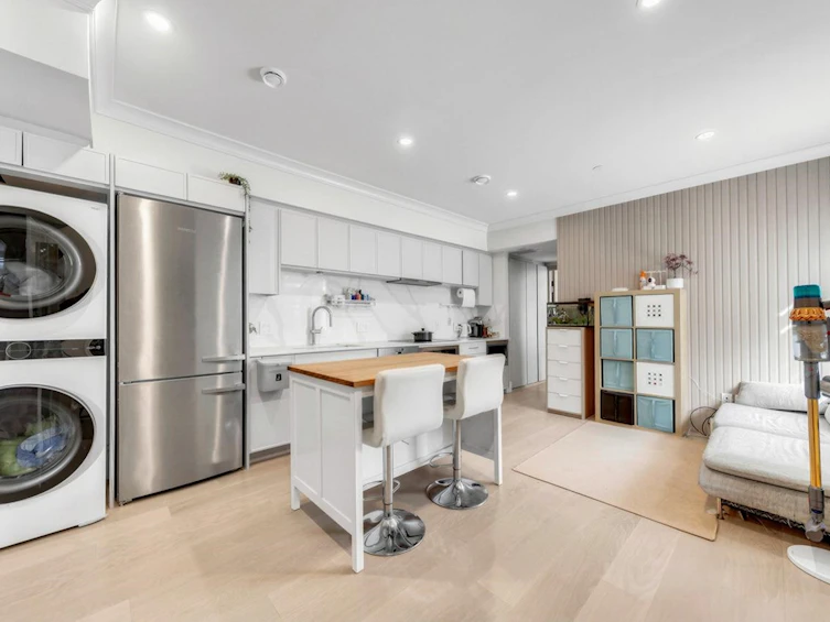 7709 Granville Street, Vancouver, BC, V6P 4Y9 - 3