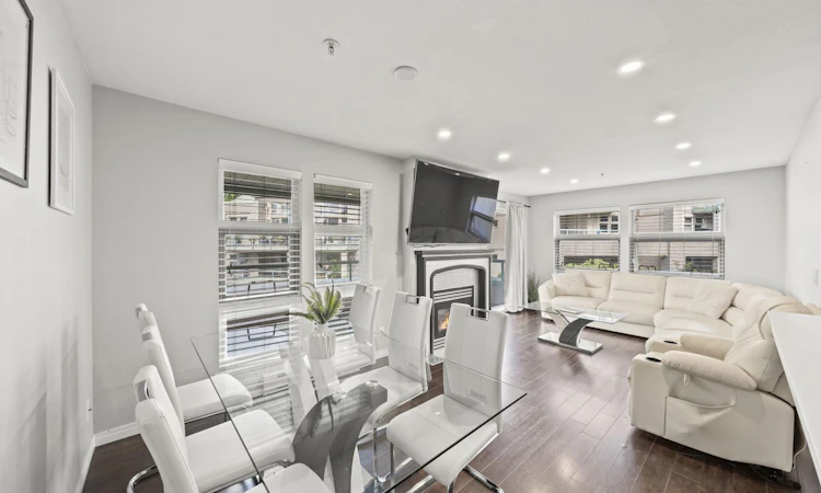 506-301 Maude Road
