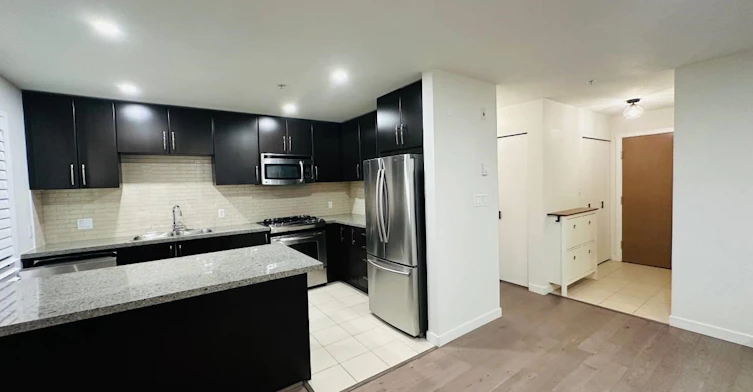 701 Klahanie Drive, Port Moody, BC, V3H 5L6