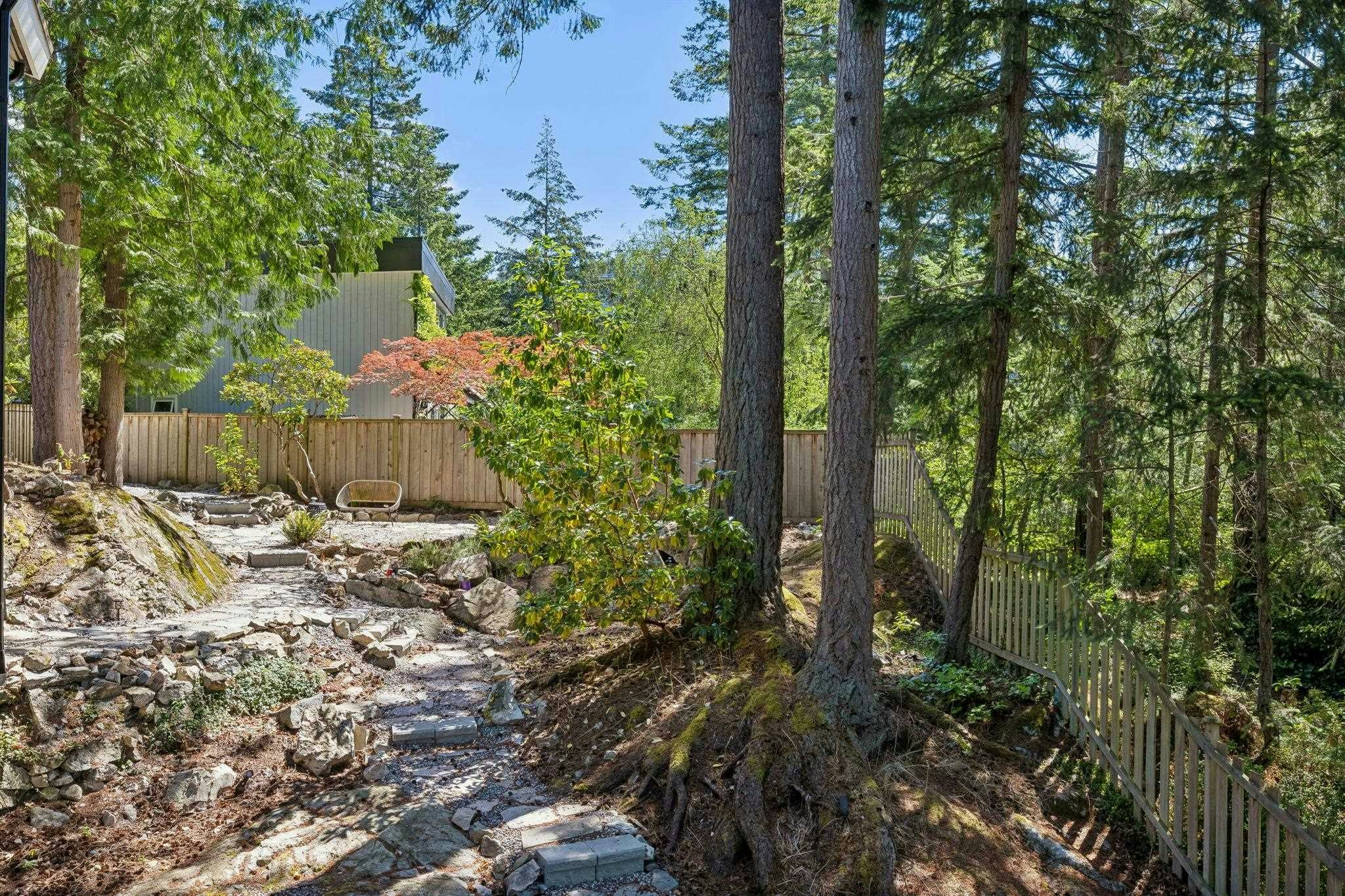 5620 Larson Place, West Vancouver, BC, V7W 1S4 - 40