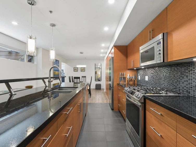 102-2832 Capilano Road, North Vancouver, BC, V7R 4H5 - 9