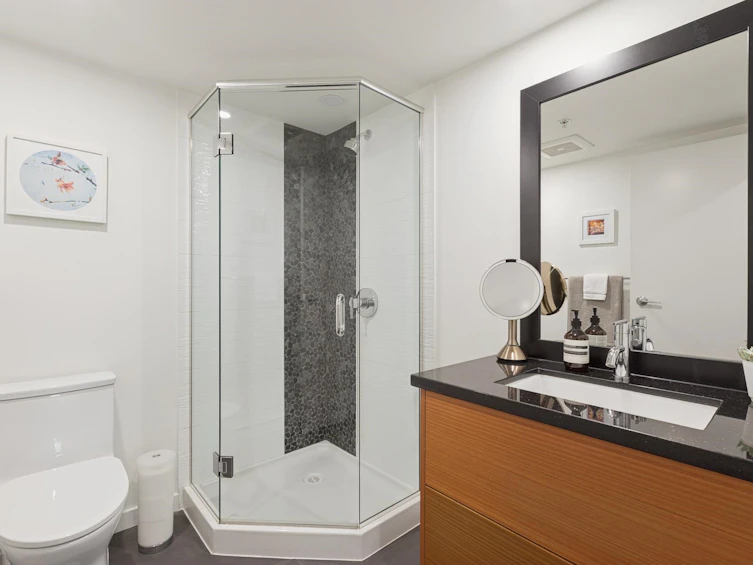 102-2832 Capilano Road, North Vancouver, BC, V7R 4H5 - 26