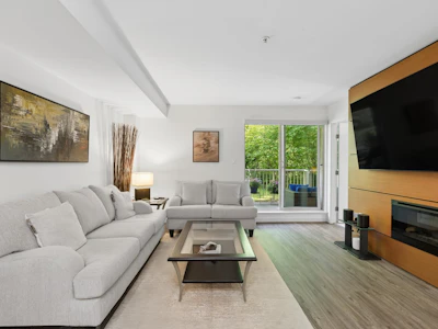 102-2832 Capilano Road - 3