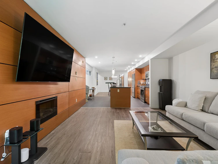 102-2832 Capilano Road, North Vancouver, BC, V7R 4H5 - 6