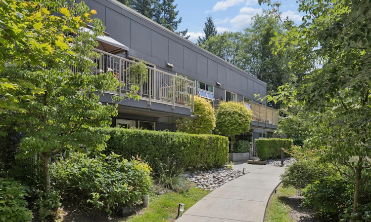 102-2832 Capilano Road