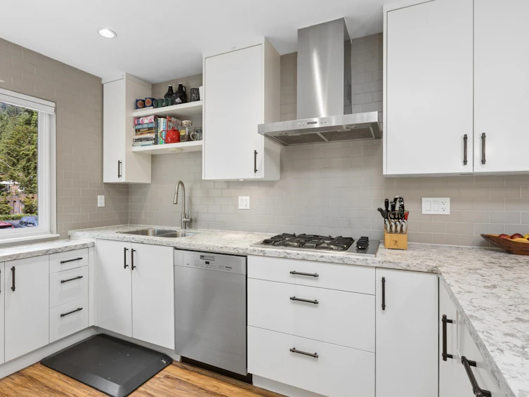 4715 Hoskins Road, North Vancouver, BC, V7K 2R3 - 10
