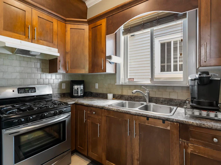 14683 61 Avenue, Surrey, BC, V3S 3W5 - 11