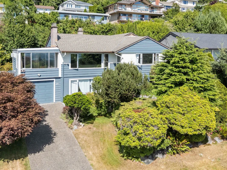 674 Blueridge Avenue, North Vancouver, BC, V7R 2J3