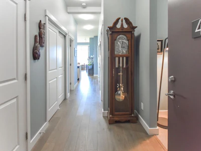 409-4977 Springs Boulevard - 2