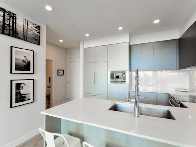 405-1892 Starling Drive - 4