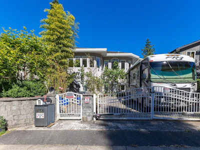 731 Gatensbury Street - 2