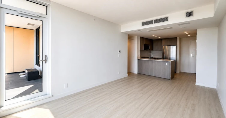 1304-1471 Hunter Street, North Vancouver, BC, V7J 1H3 - 2