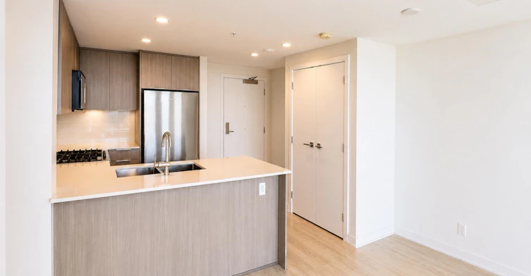 1304-1471 Hunter Street, North Vancouver, BC, V7J 1H3 - 4