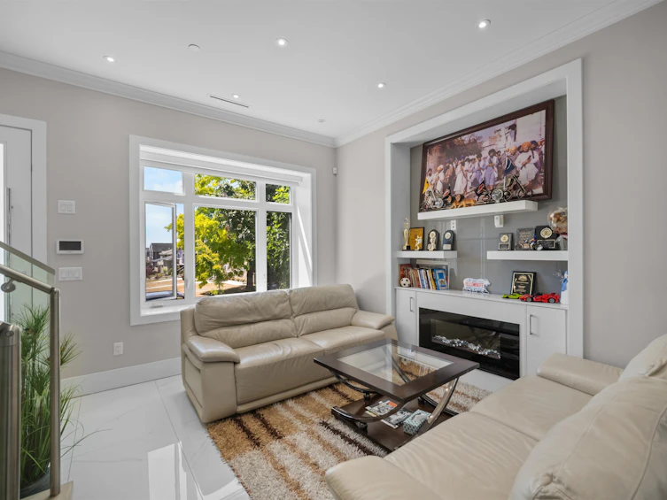 1475 E 55th Avenue, Vancouver, BC, V5P 1Z1 - 4