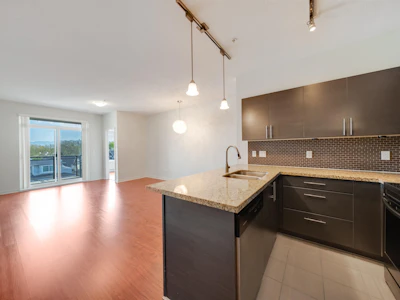 329-2239 Kingsway - 5