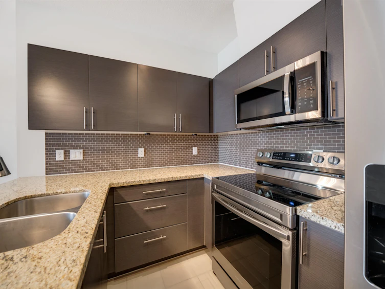 329-2239 Kingsway, Vancouver, BC, V5N 0E5 - 4