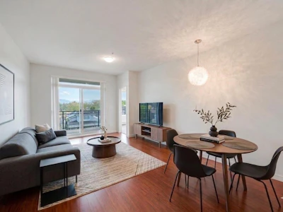329-2239 Kingsway - 3