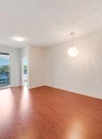 329 2239 Kingsway
