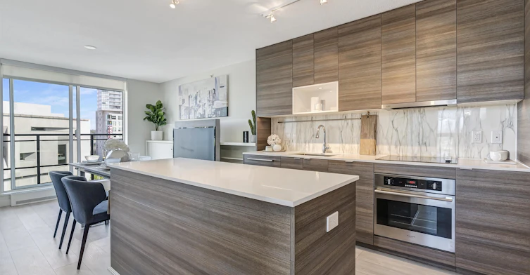908-13398 104 Avenue, Surrey, BC, V3T 1V6