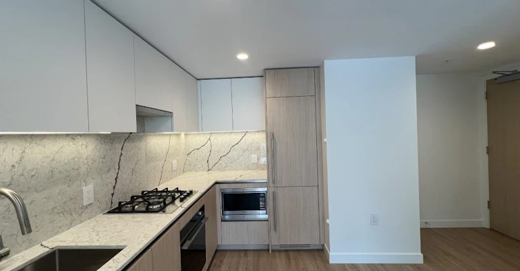 409-2135 Springer Avenue, Burnaby, BC, V5B 0C1 - 3