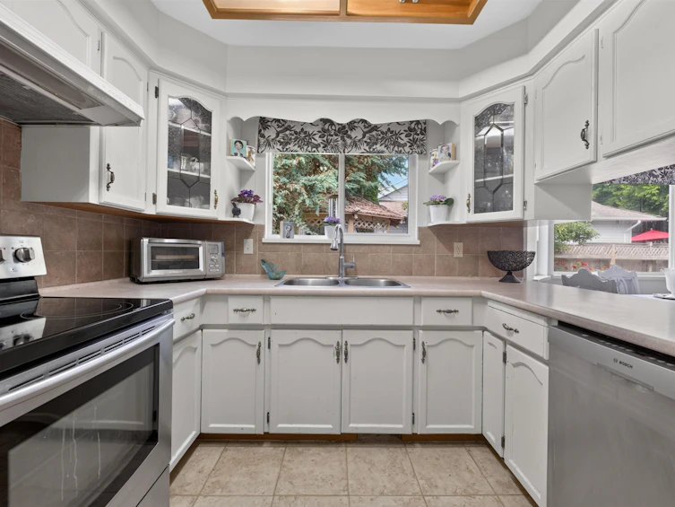 14151 16a Avenue, Surrey, BC, V4A 6K7 - 14