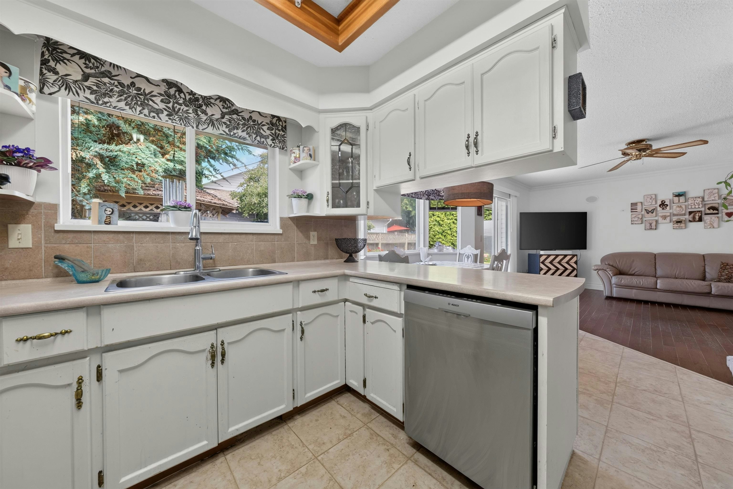 14151 16a Avenue, Surrey, BC, V4A 6K7 - 15