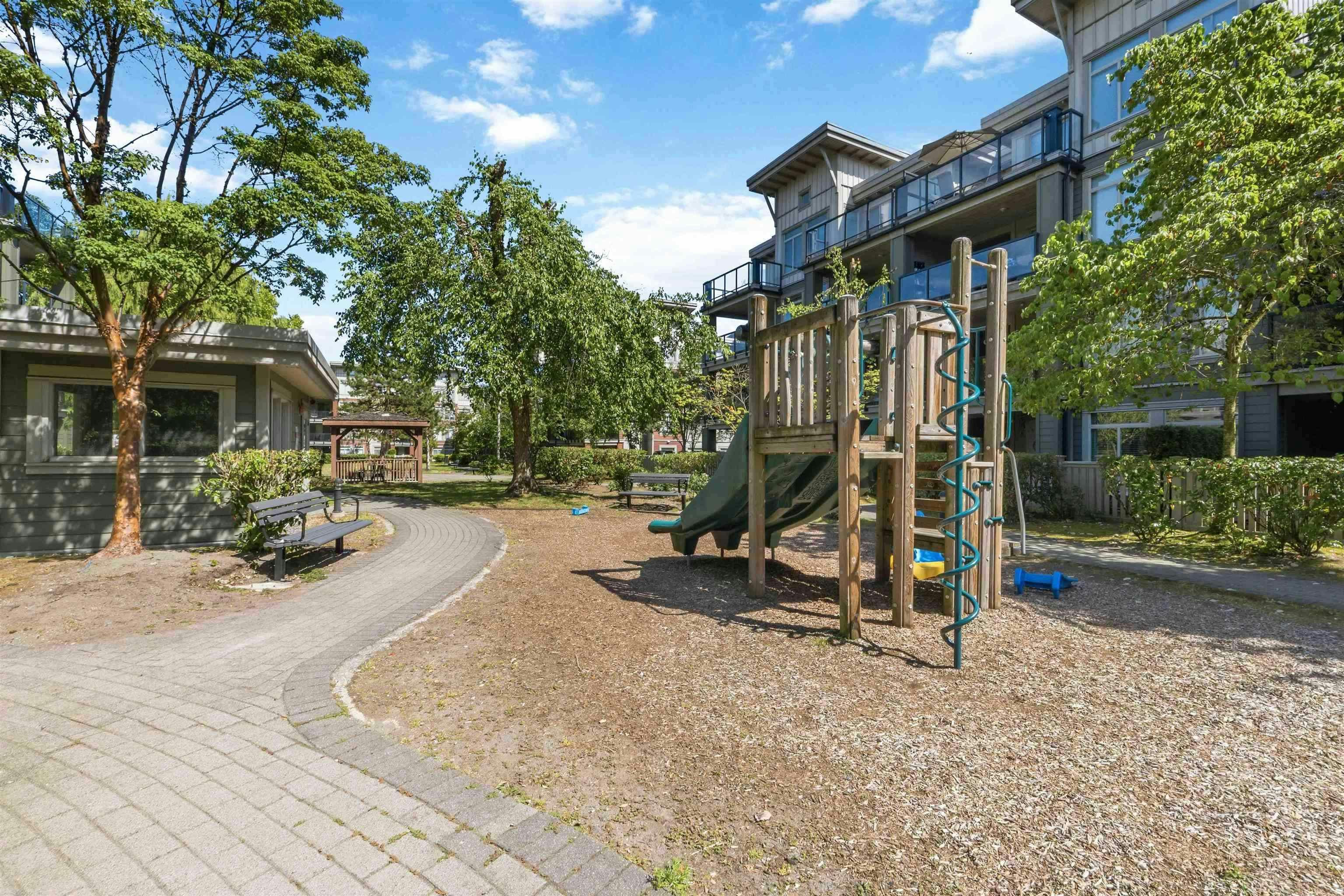 405-15385 101a Avenue, Surrey, BC, V3R 0B4 - 5