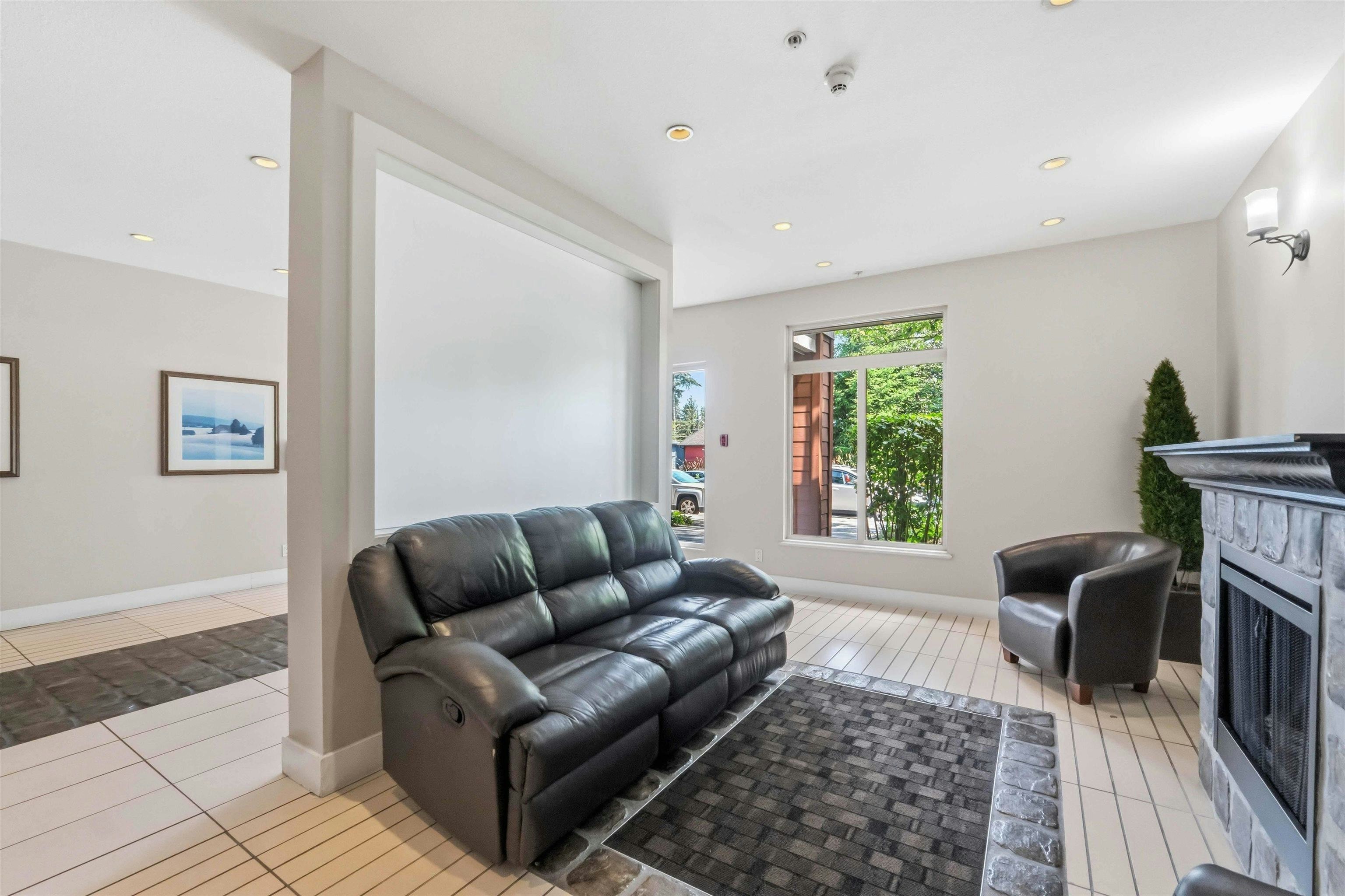 405-15385 101a Avenue, Surrey, BC, V3R 0B4 - 7