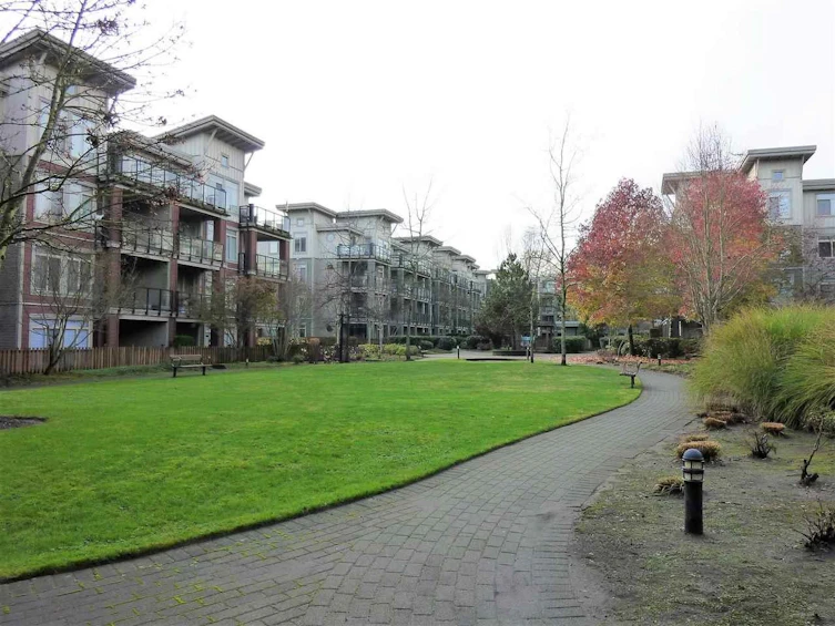 405-15385 101a Avenue, Surrey, BC, V3R 0B4 - 5
