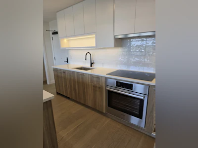 504-8398 Oak Street - 3