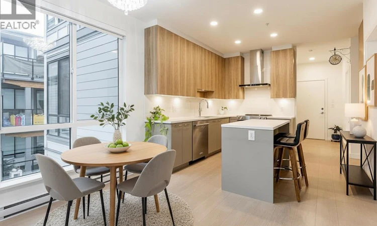 523-7599 15th Street