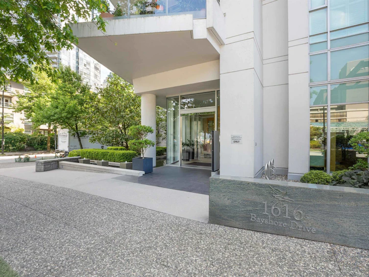 1904-1616 Bayshore Drive, Vancouver, BC, V6G 3L1 - 2