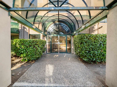 207-2962 Trethewey Street - 4