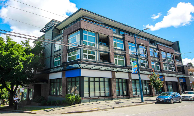 205-5488 Cecil Street