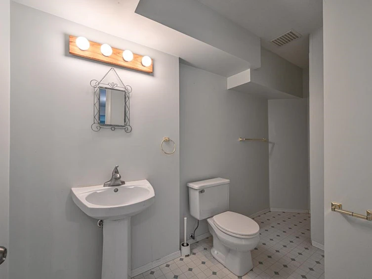 32948 10 Avenue, Mission, BC, V2V 2K3 - 35